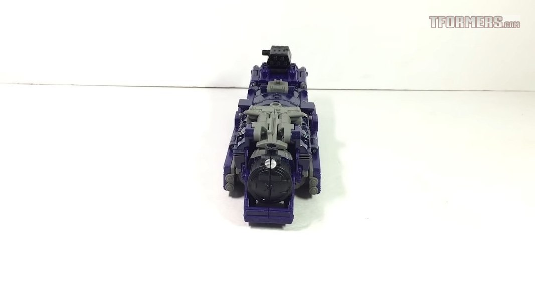 Siege Astrotrain In Hand With Video Review And Images 03 (3 of 30)